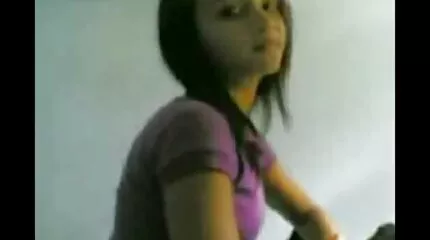 Với màn xoa bóp dương vật gợi tình, cô gái đã khiến anh chàng xuất tinh phim xxx khong che nhat ban