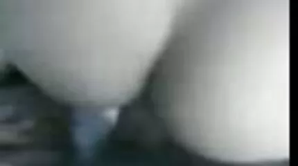 Con đĩ Nga đụ vào mông và được cho ăn kiêm như một xxx nhật bản phần thưởng.