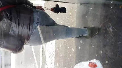 Con cặc đen thâm nhập vào âm hộ trắng nõn của con đĩ xxx video nhật nóng bỏng.