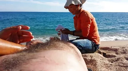 Giáo nhật xxx viên Siren de Mer chơi trên máy tính để bàn.