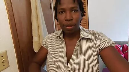 Ba thâm nhập với chó cái Nga. Video xxx nhật khiêu dâm với Daphne Klyde.