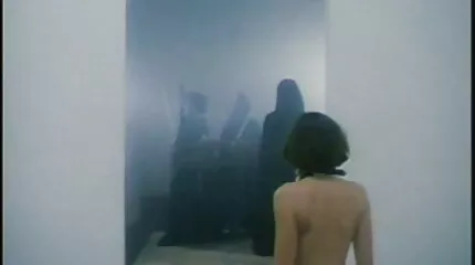 khiêu dâm một mình được thực hiện bởi một phụ nữ trưởng thành trên video xx nhat 40 tuổi.