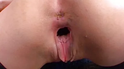 Camera ẩn phim xxx nhat ban hay trong gian hàng quay một người châu Á busty.
