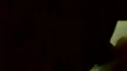 Deepthroat đĩ ngậm một con cặc dài trong miệng và bú sex xxx nhật bản một chàng trai.