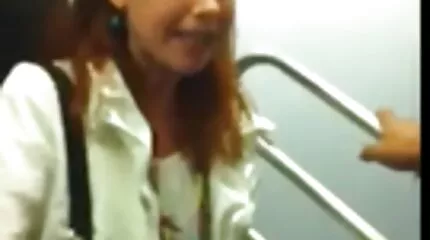 Cô gái tóc vàng với bức tượng xxx video nhat ban bán thân lớn bị chịch.