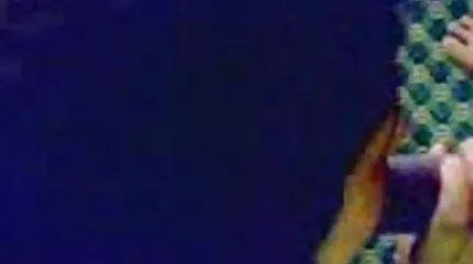 Đám đông hoạt phim sex game show japan hình có những em gái khỏa thân trong trang phục.
