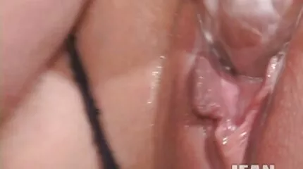 Bạn của cô gái tóc vàng busty với hình xăm trong miệng đã hoàn thành. xxx nhất ban